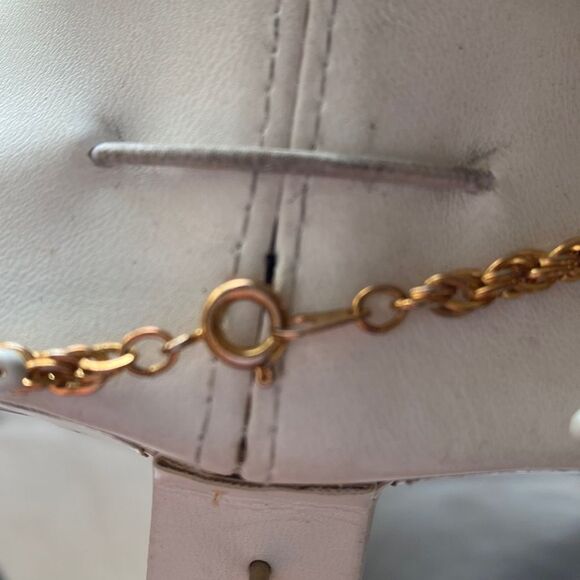 HELENA RUBINSTEIN Capricorn “The Goat” Lucite Zodiac Necklace - Picture 8 of 9